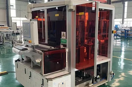 Máquina automática de inspección de ampollas y viales 
