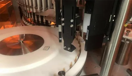 Máquina de inspección automática compacta de ampollas y viales
