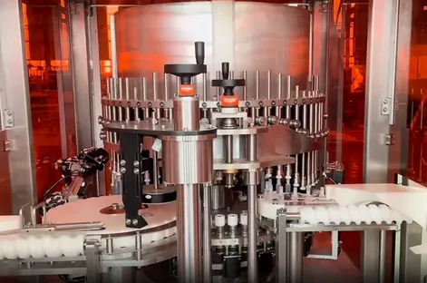 Máquina automática de inspección de jeringas precargadas